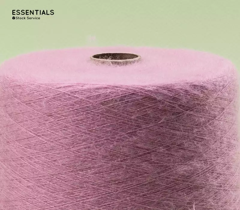 Descubre Kid Silk, nuestro blend de Mohair y Seda Mulberry, diseñado para tejidos con caída fluida y brillo excepcional